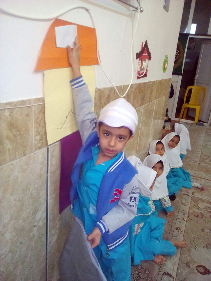 970717 m0sabeghe naghasi be monasebat rooz jahani koodak zahedan 02