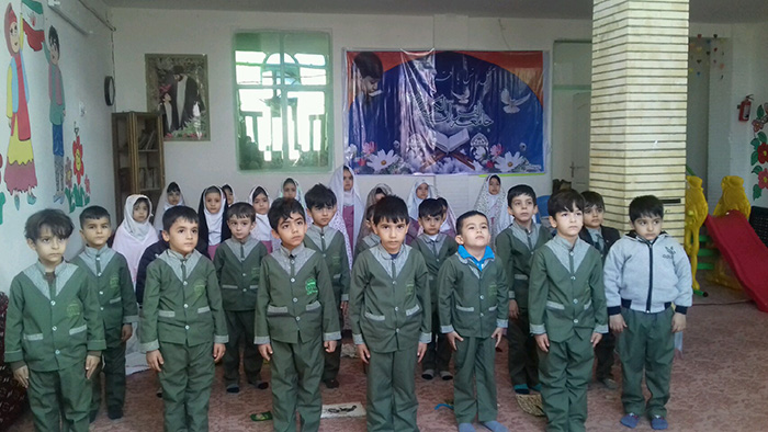 970805 amozesh namaz be noamozan pish dabestani gholhaye fatemi zarandeye kerman 04