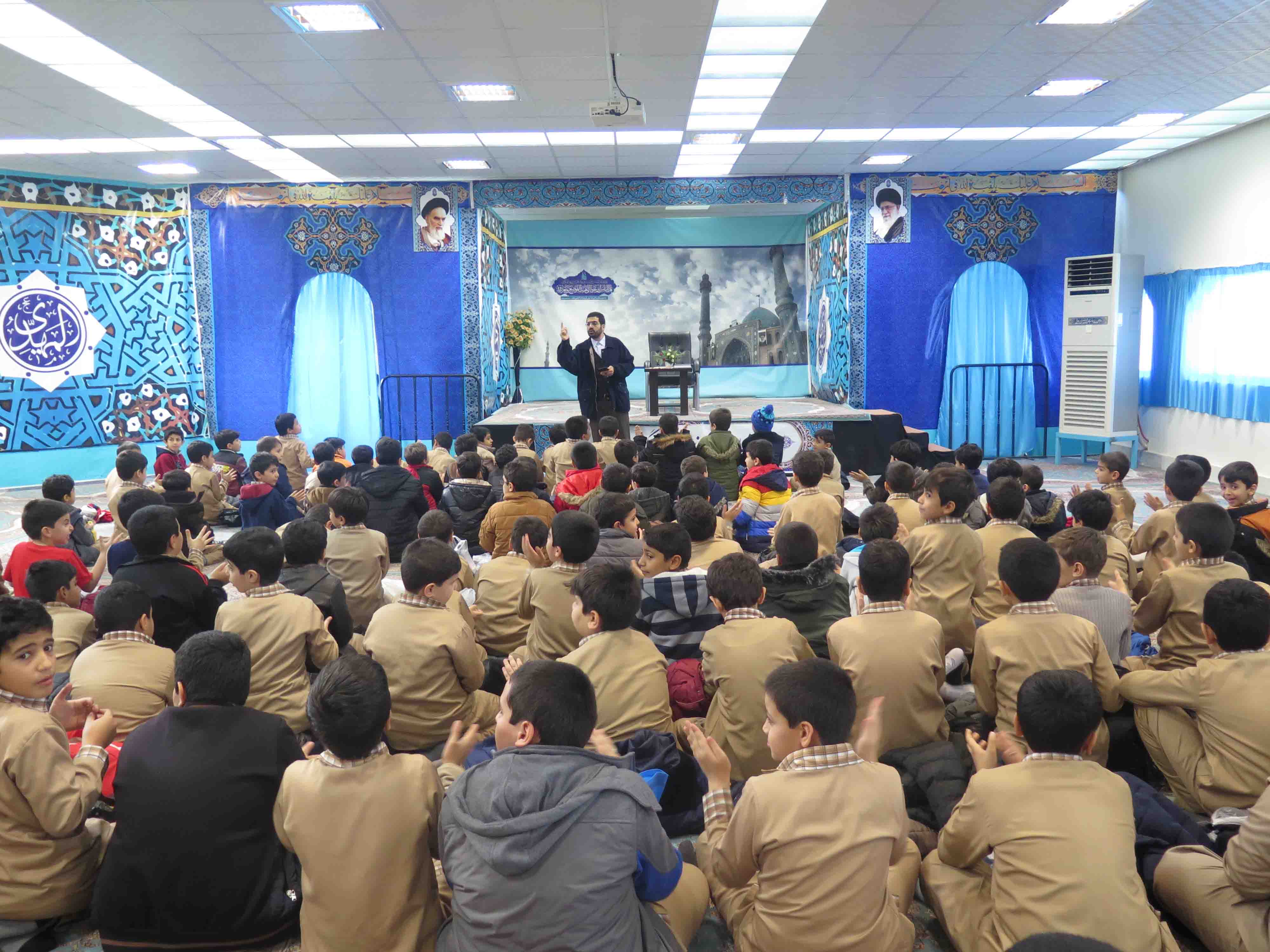 970827 hozor danesh amozan dabestan emaqm hasan mojtaba dar masjed jamkeran 04