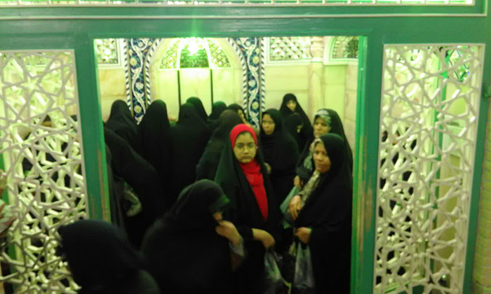 970913 hozor ghoran amozan shobeye bagheyetalah qom dar haram hazrat masome 02