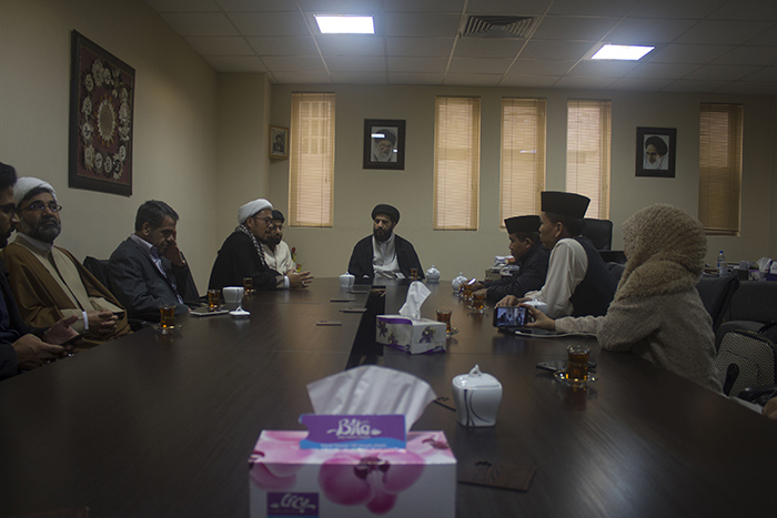 970914 didar tedadi az asatid daneshghah sharif hedayatolah jakarta ba modir moasese 03