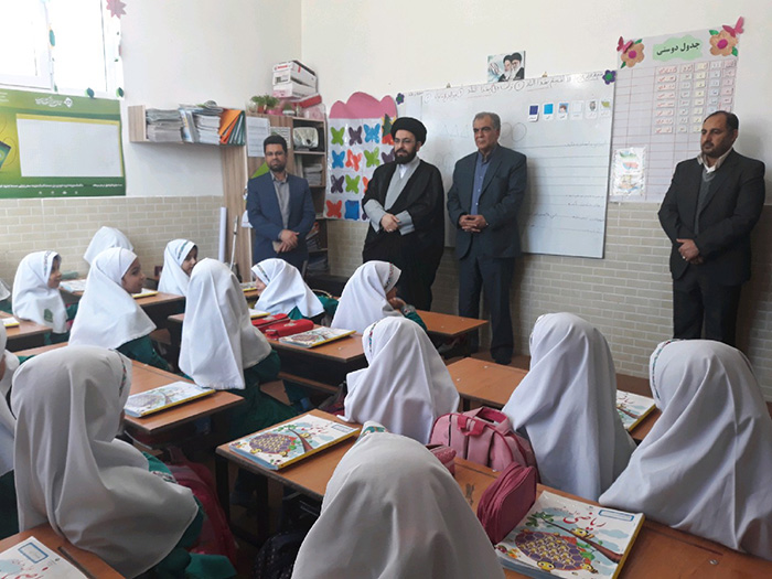 970919 didar raeis markaz omor qorani ughaf az madares sistan 03