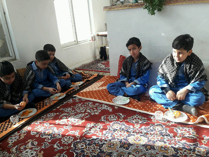 970925 didar danesh amozan qorani emam hasan mojtaba rafsanjan ba khanevadeye shahid zeyayi 05