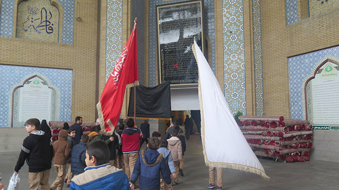970928 hozor danesh amozan dabestan emam hasan mojtaba qom dar marasem azadari shhadat hazrat masomea 04