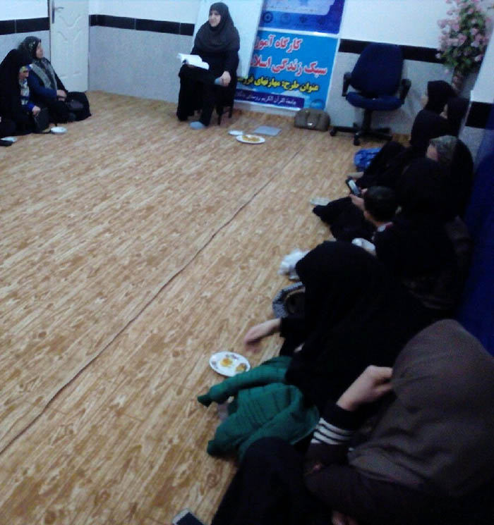 971016 barghozari jalaseye tahkim bonyan khanevade shobeye rostaye danghalan kord koy 02