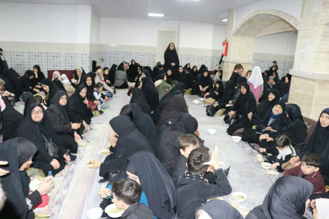 971122 hozor namayande zaanjan dar majles khobregan rahbari dar azadari shobeh zanjan 04