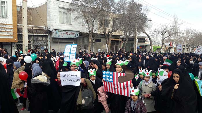971124 ghozaresh tasveri az hozor qoran amozan dar marasem 22 bahman 14
