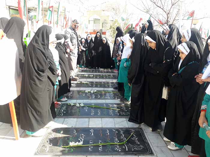 9712017 hozor danesh amozan dokhtyar shobeye zahedan dar gholzare shohada 01
