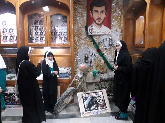 9712017 hozor danesh amozan dokhtyar shobeye zahedan dar gholzare shohada 03