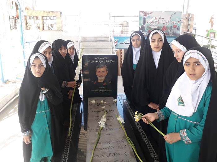 9712017 hozor danesh amozan dokhtyar shobeye zahedan dar gholzare shohada 04