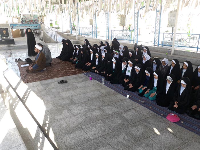9712017 hozor danesh amozan dokhtyar shobeye zahedan dar gholzare shohada 06