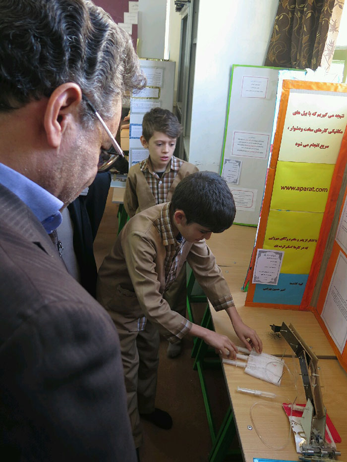 971214 dastavardhaye danesh amozan dabestan emam hasan mojtaba dar namayeshgah jaberebnehayan 07