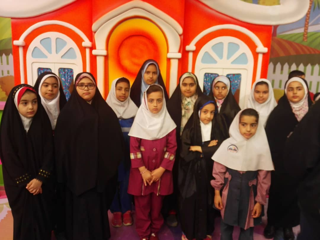 971218 hozor qoran amozan khordsal shobeye ahvaz dar barnameye kodak 02