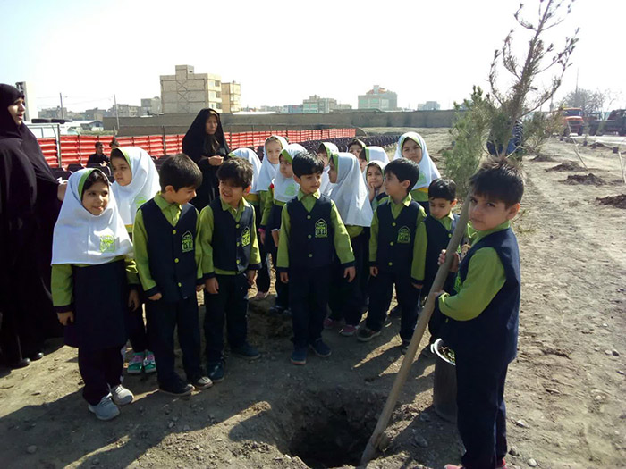 971218 marasem namadin rooz derakht kari 01