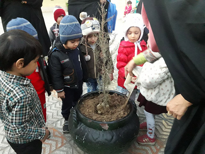 971218 marasem namadin rooz derakht kari 09