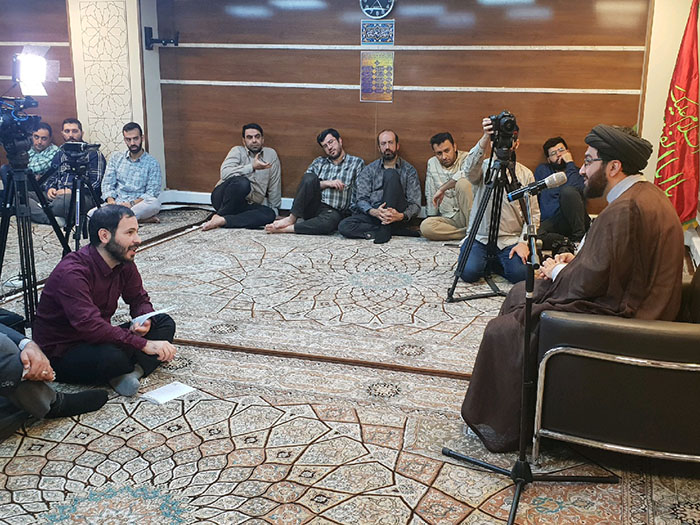 971222 hozor hojatoleslam tabatabayi dar khabarghozari tasnim 02