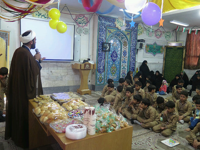 980211 barghozari jashn payan sal tahseli kelas dovom dabestan emam hasan mojtaba shahideyn qom 02