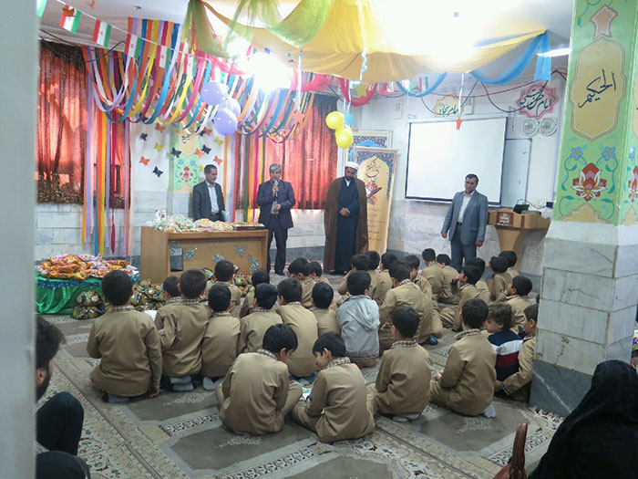 980211 barghozari jashn payan sal tahseli kelas dovom dabestan emam hasan mojtaba shahideyn qom 04