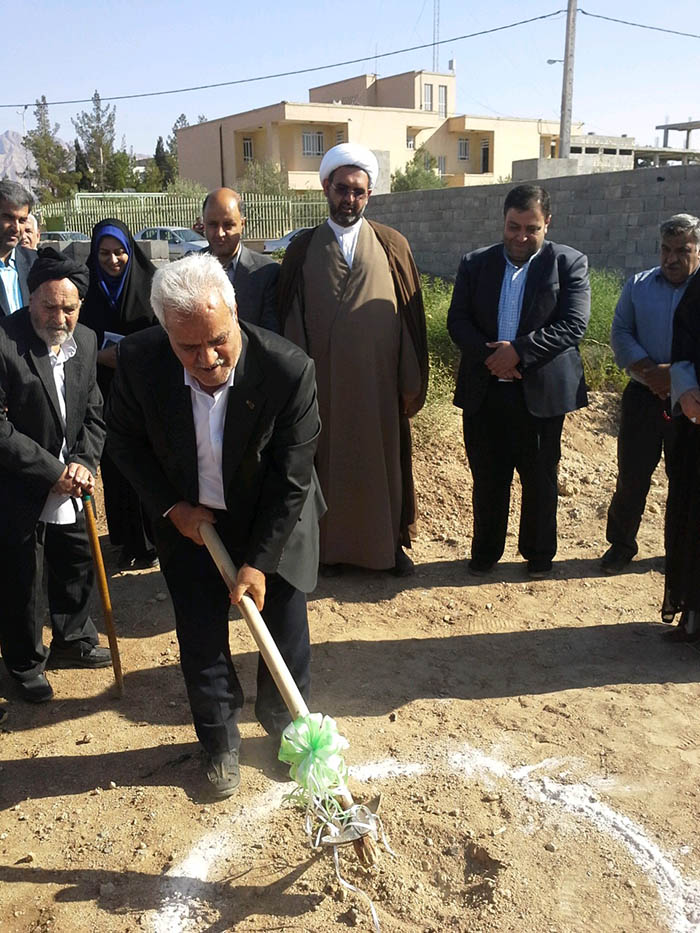 980325 aghaz amaleat sakht dabestan dokhtarane dar mehriz 02