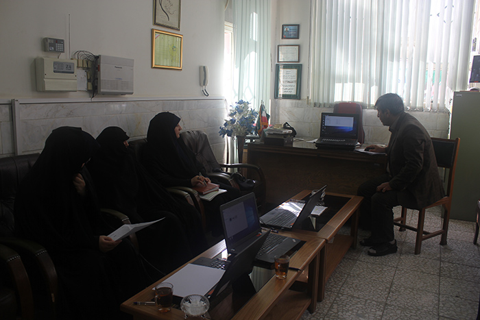 980403 bazdid karshenasan setad madares az jqk qom 04