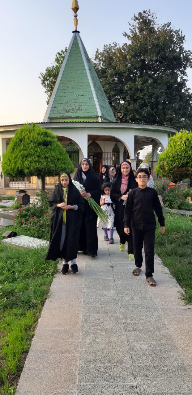9807060ghobar robi az mazar shohadaye defah moqadas 005