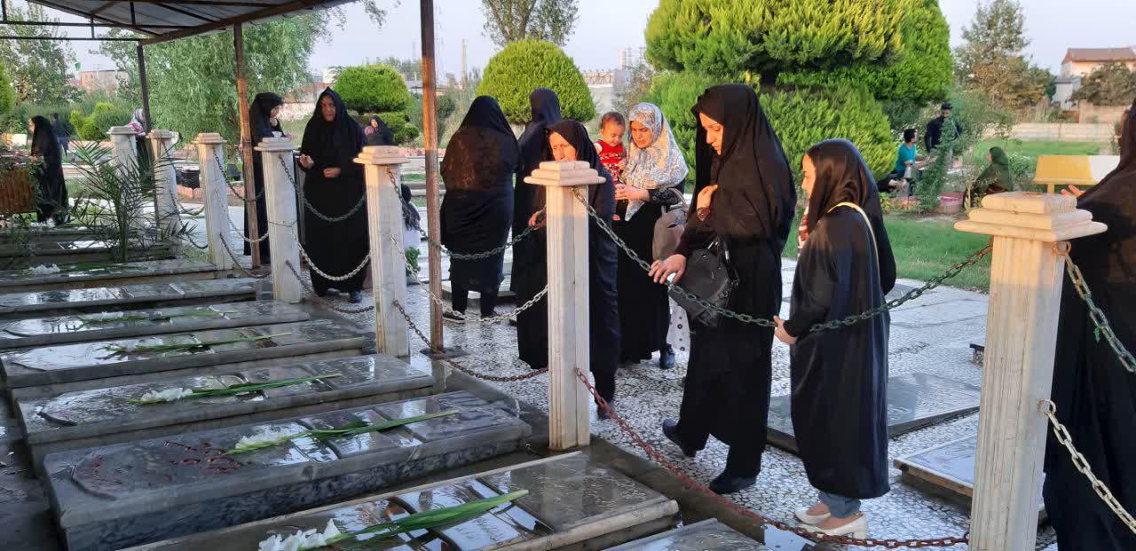 9807060ghobar robi az mazar shohadaye defah moqadas 006