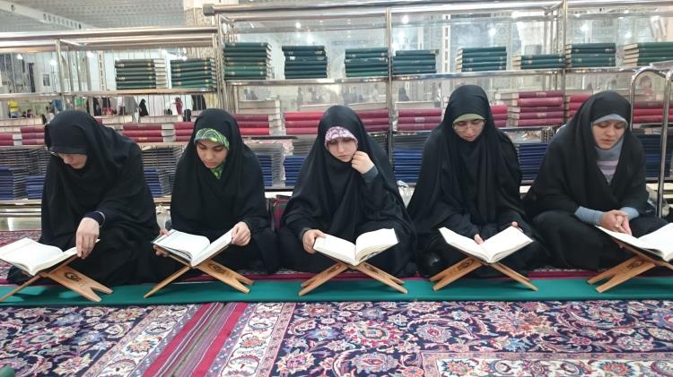 اعزام 55 حافظ قرآن به مشهد مقدس