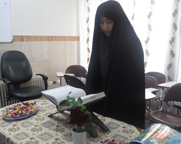 تجلیل از 25 مربی و حافظ قرآن