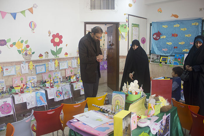 971205 namayesh ghah dast sakhtehaye elmi noamozan 05
