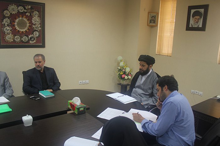 980516 jalaseye eraee ghozaresh amalkard modiran jqk qom ba modir moasese 03