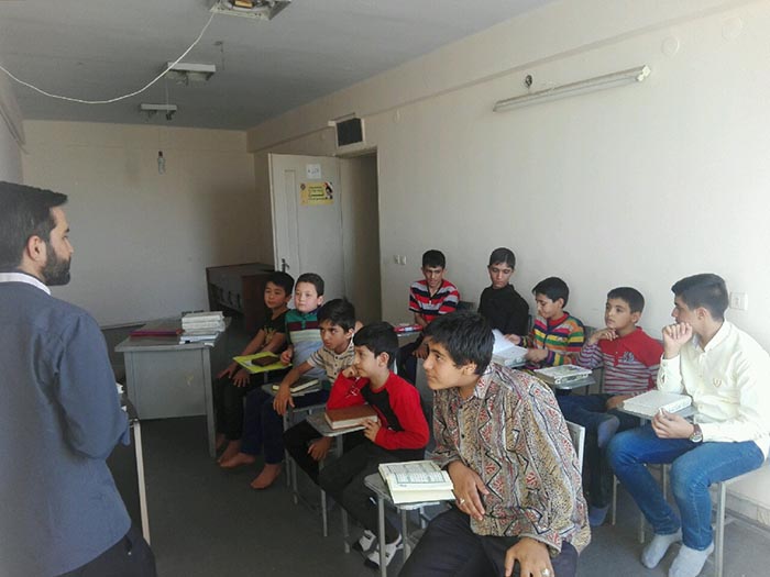 980522 amozesh 50 qoran amoz dar shobeye baradaran kerman 02