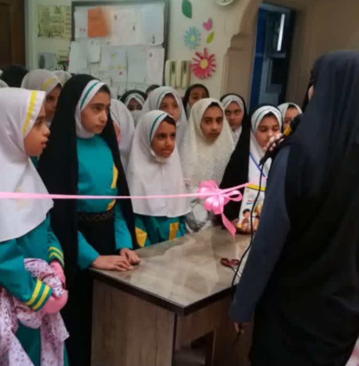 010929 hafteye ketab khani 02